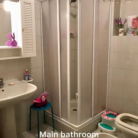 Free Parking And Air Conditioner Apartment *